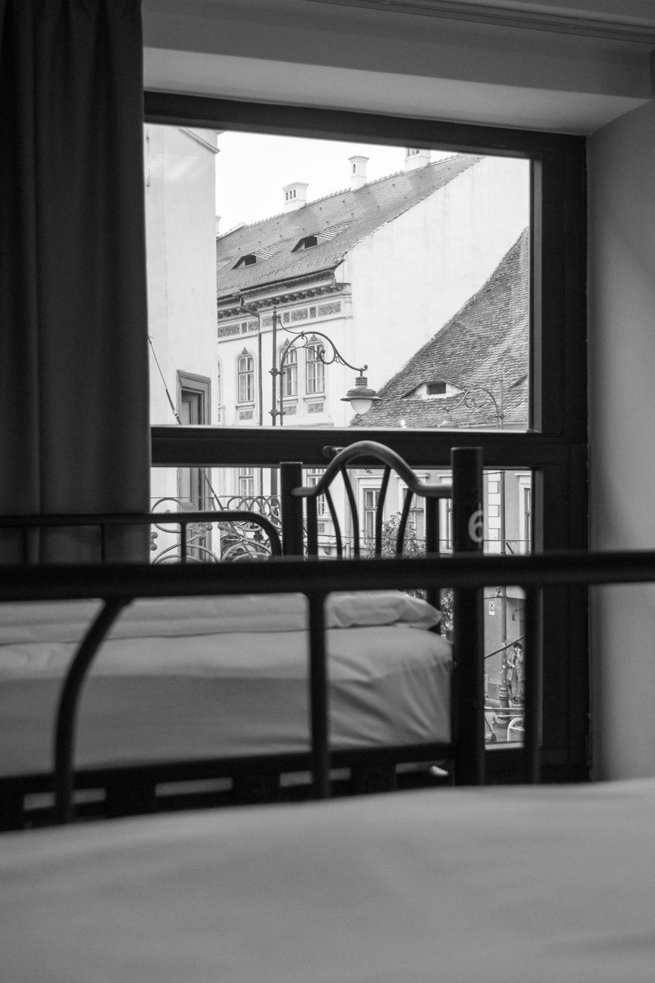 B13 Hostel Sibiu Ngoại thất bức ảnh